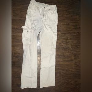 Song 90s Boyfriend Cargo Jeans. Cream